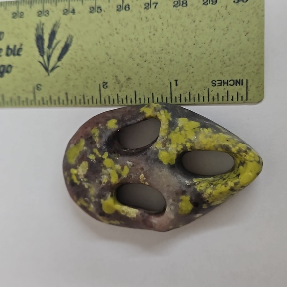 2.5 inch plum jade - Picture 3 of 3